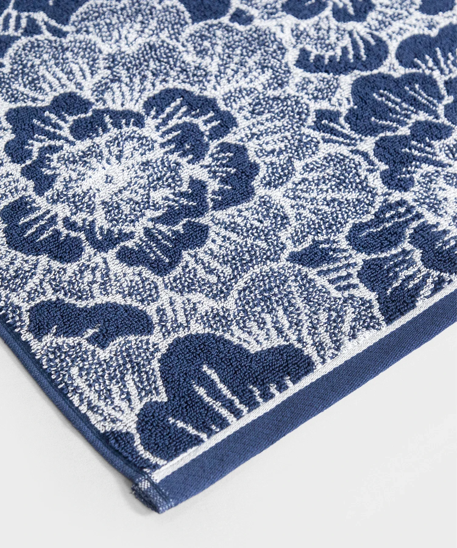 Floral 1 Pc Bath Towel, Blue| 600 GSM Cotton - Image 4