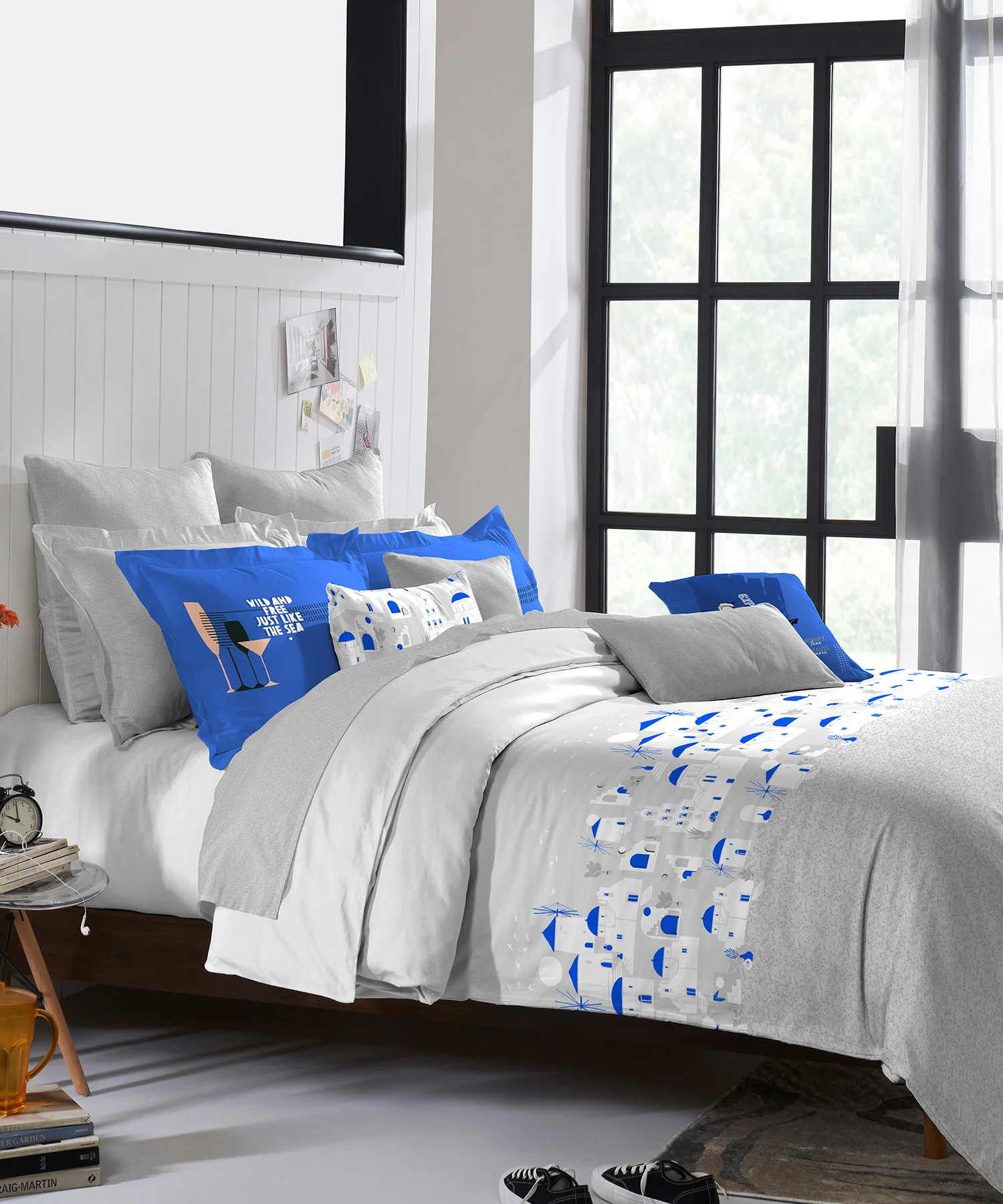 His & Her King Bedsheet Set, Soiree@Sea|144 TC Cotton| 2 Pillow Cover & 2 Cushion Covers - Image 2