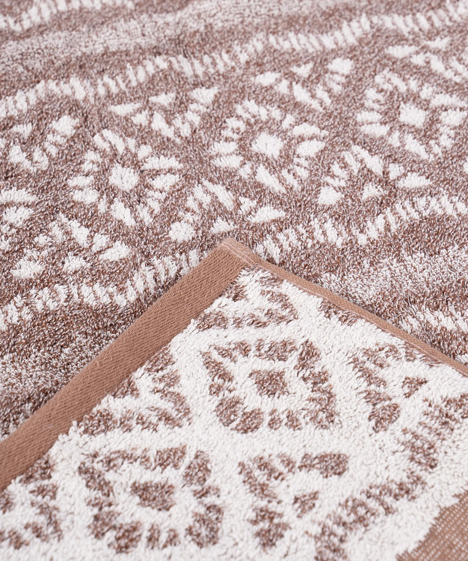 Indulgence By The FirePlace Bath Towel, Super Soft, Intricate Design, 600 GSM, Kelle - Image 7