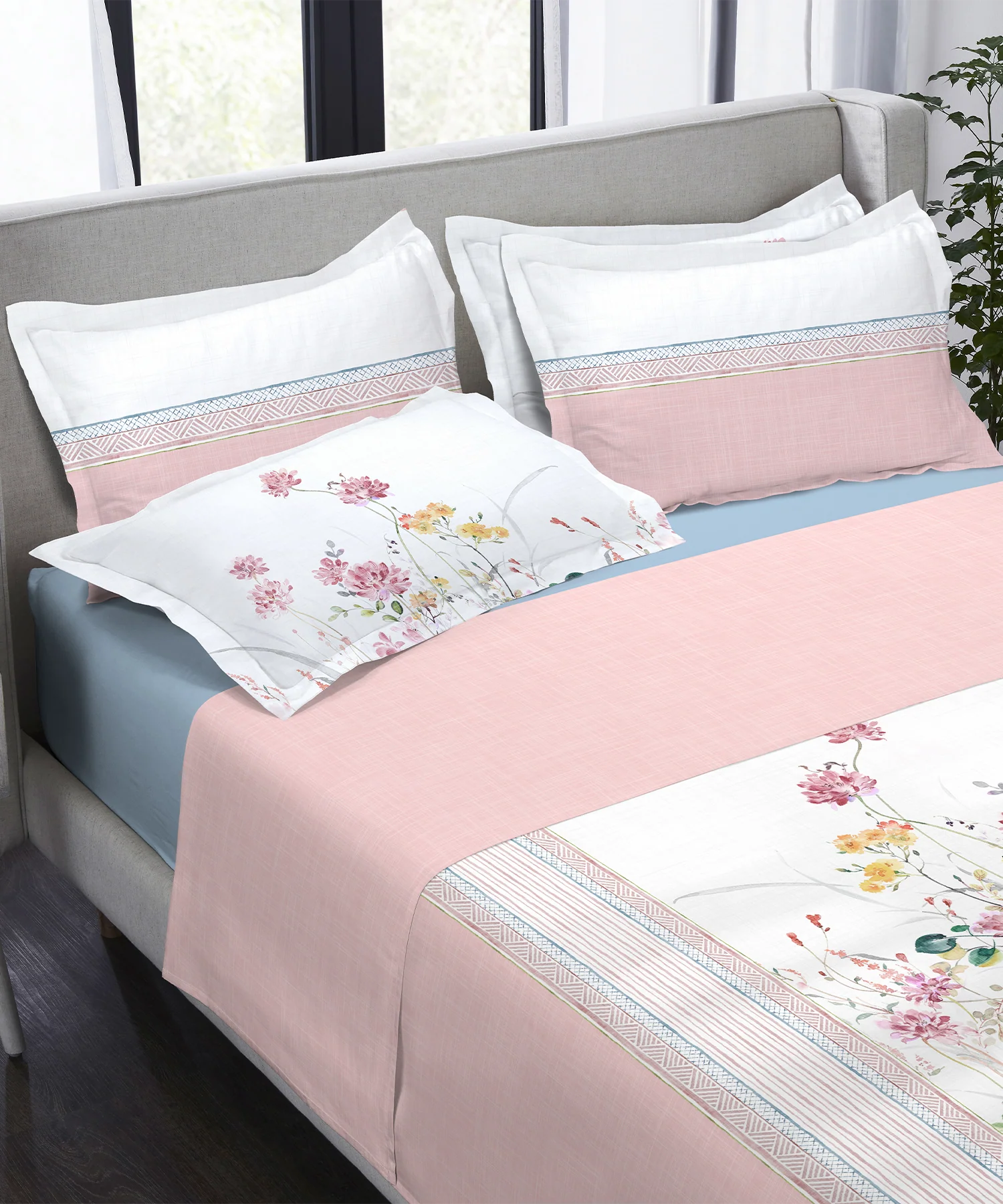 Indulgence Painterly Pattern King Bedsheet Set, Petals of South|300 TC Cotton| 4 Pillow Covers - Image 3