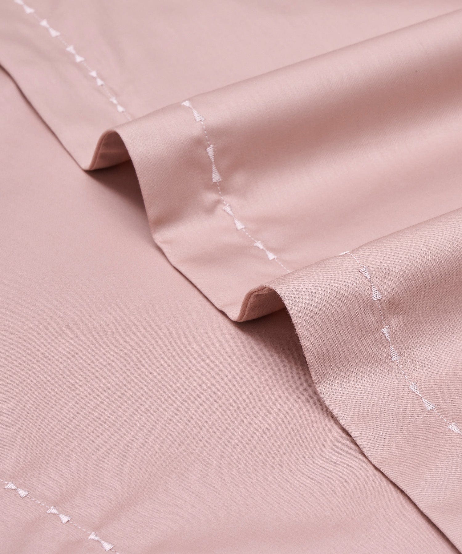 Indulgence Solid King Bedsheet,MESA PINK |300 TC Cotton|2 Pillow Covers|Thermal Regulation - Image 3