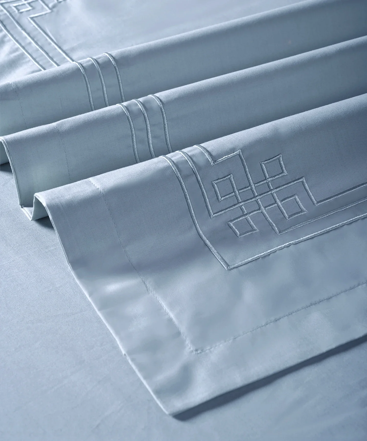 Nectarsoft Luxe Living Solid King Bedsheet Set, Windsor, Blue Shadow|300 TC Cotton| 2 Pillow Cover - Image 5