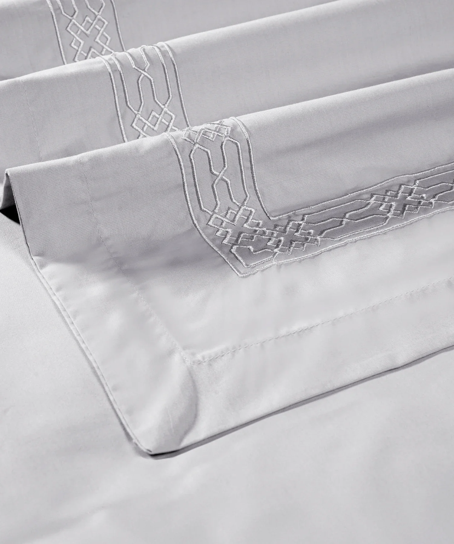 Nectarsoft Luxe Living Solid King Bedsheet Set, Hilton, Silver Cloud|300 TC Cotton| 2 Pillow Cover - Image 5
