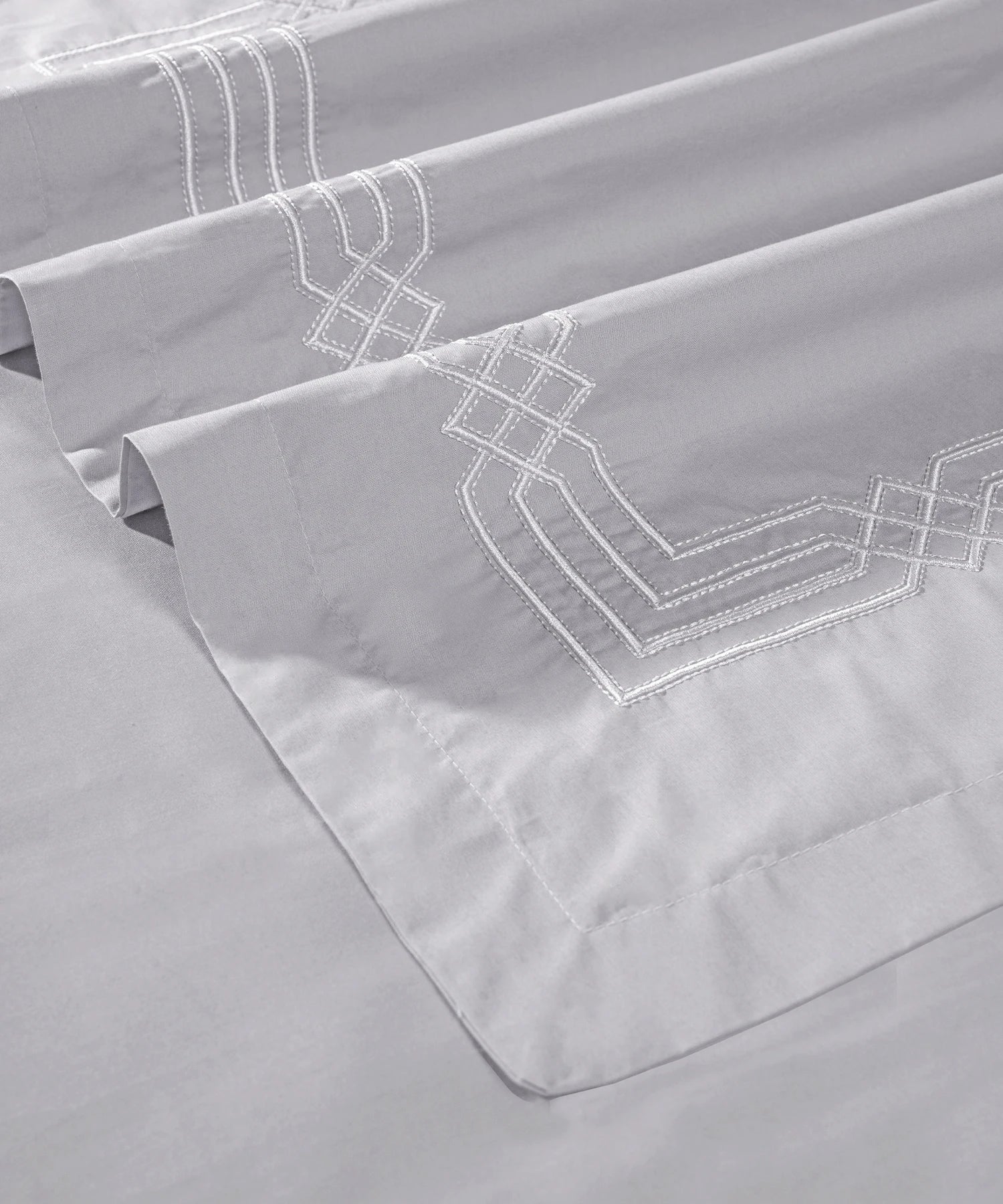Nectarsoft Luxe Living Solid King Bedsheet Set, Renoir, Silver Cloud|300 TC Cotton|2 Pillow Cover - Image 5