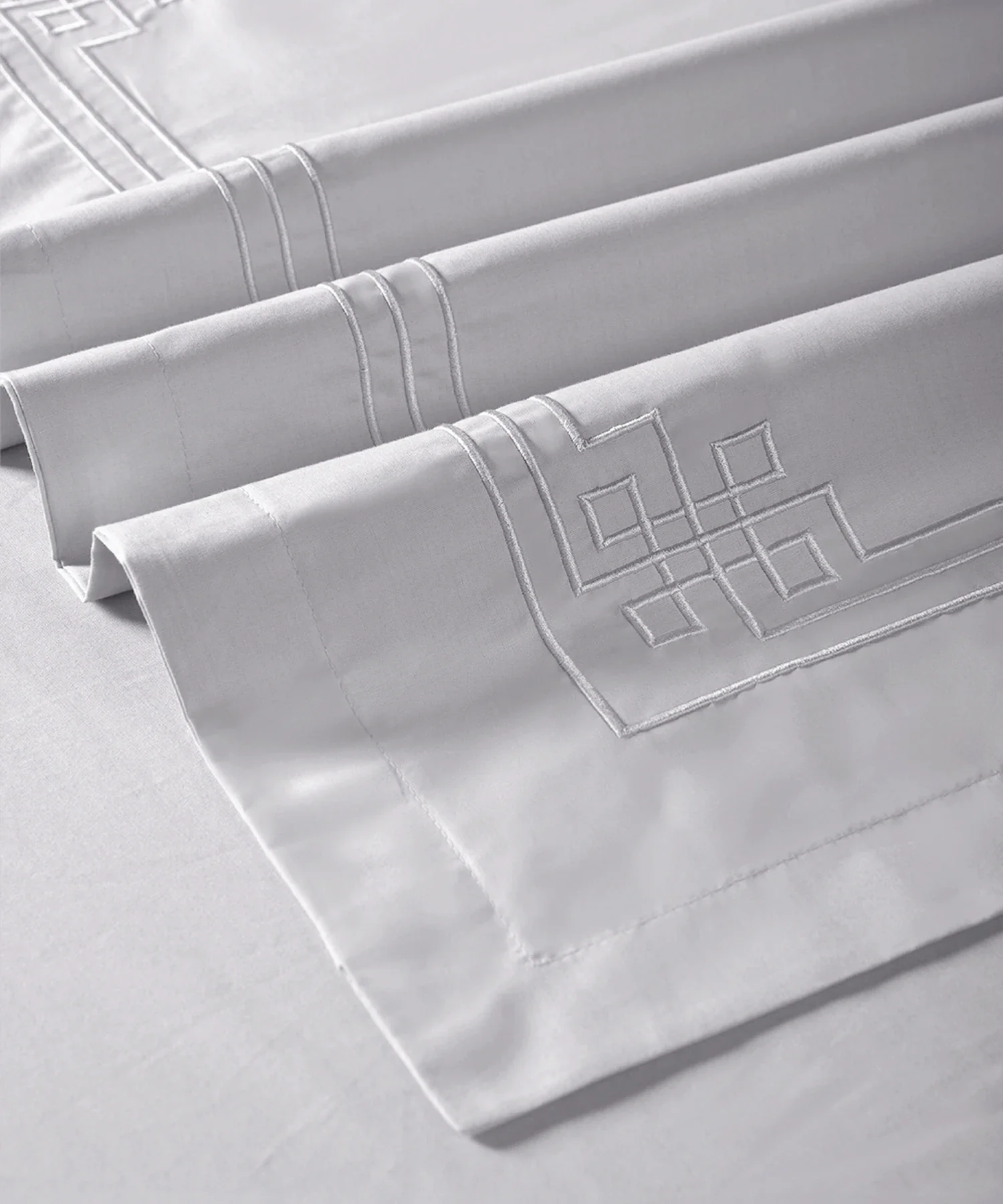 Nectarsoft Luxe Living Solid King Bedsheet Set, Windsor, Silver Cloud|300 TC Cotton| 2 Pillow Cover - Image 5