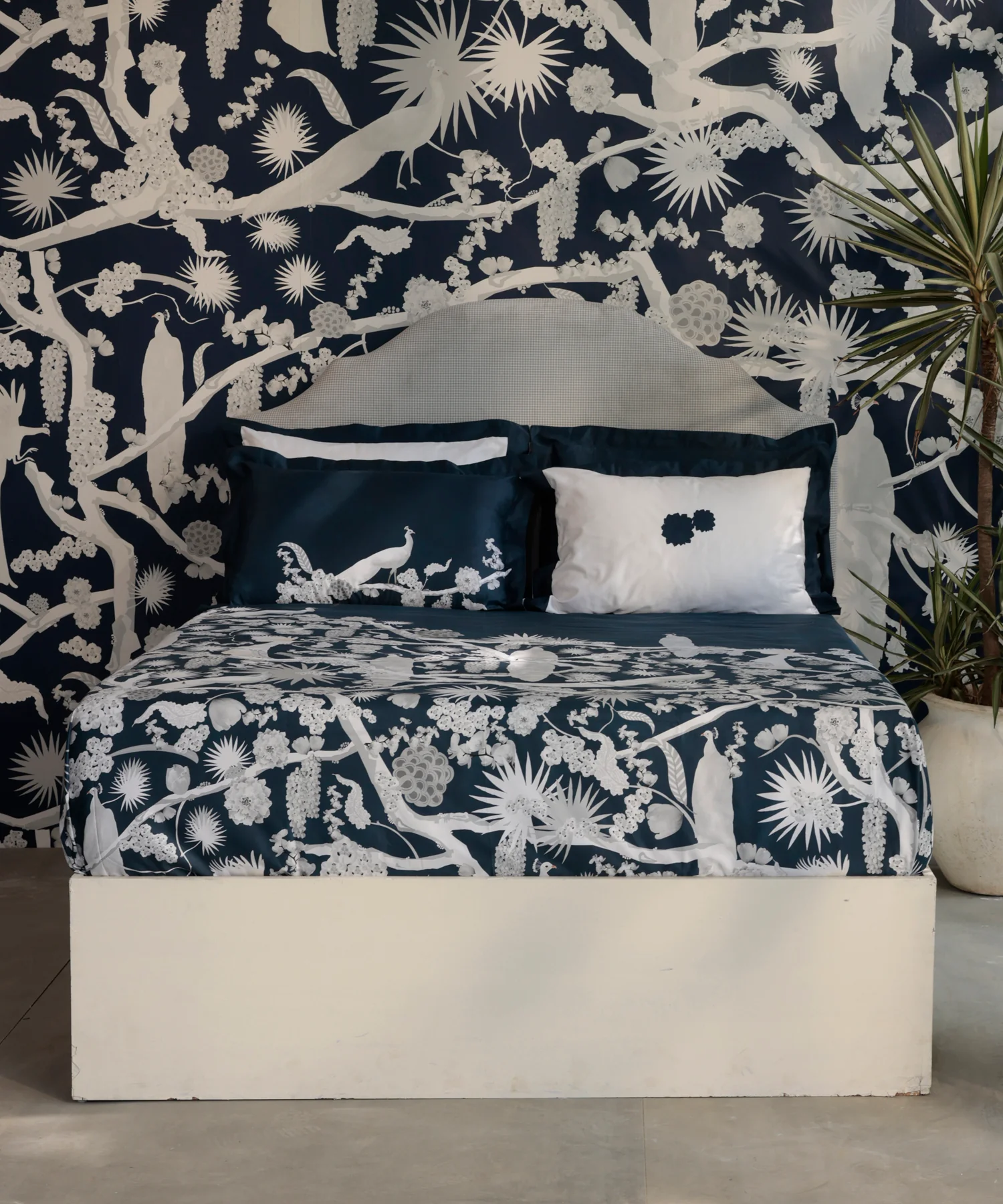 Shivan & Narresh King Bedsheet Set, Izu Juno |400TC Cotton|4 pillow covers - Image 3