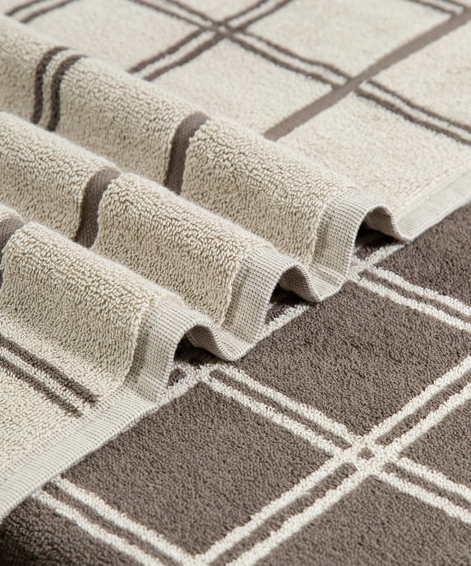 Symphony of Threads 1Pc Bath Towel, Orris| 625 GSM Cotton - Image 4