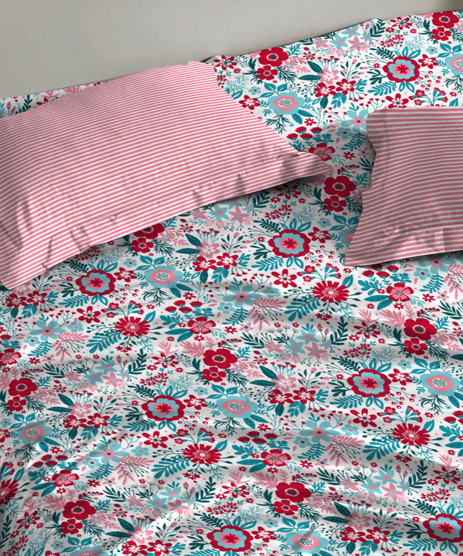 Urban Comfort Queen Bedsheet Set, Gardenia Blooms Pink|144 TC Cotton| 2 Pillow Covers - Image 2
