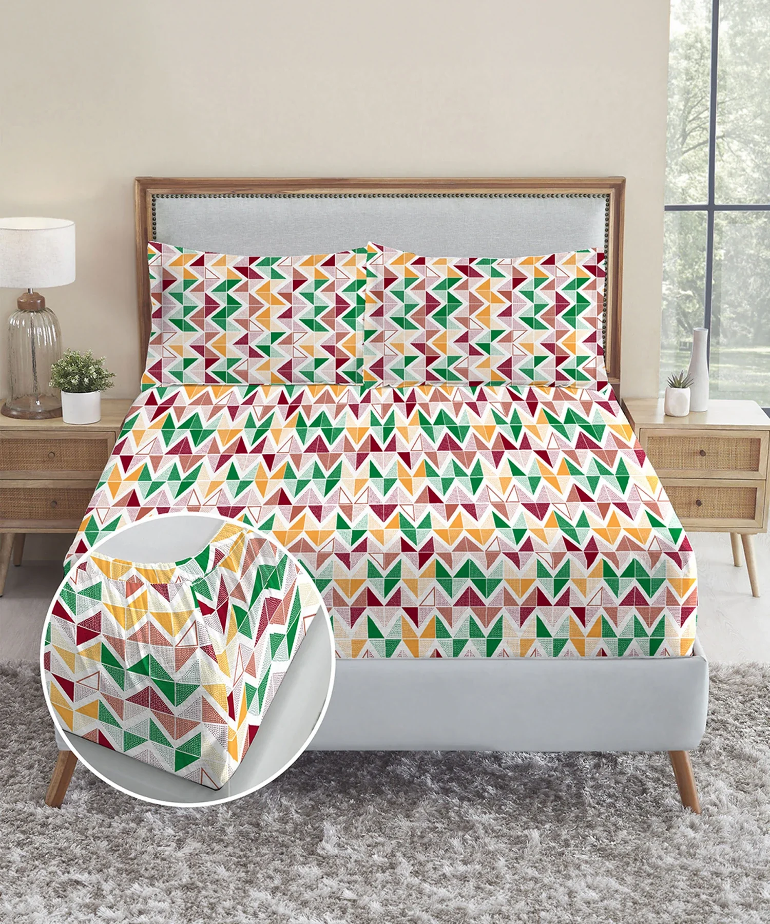 Urban Comfort King Fitted Bedsheet Set, Trippy Triangles Red|144 TC Cotton| 2 Pillow Covers